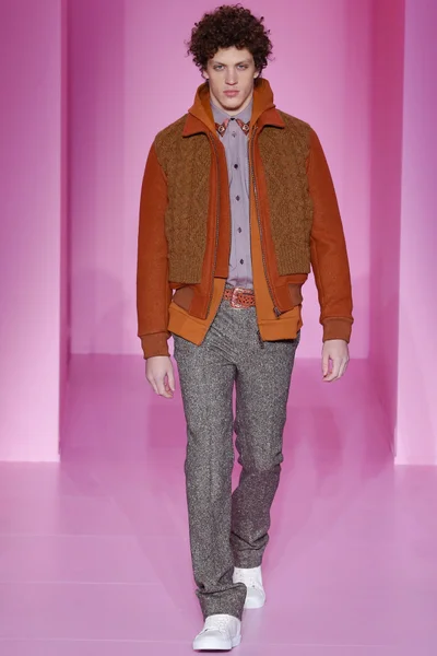 Look 13